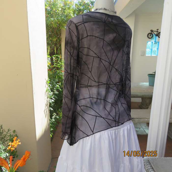 OASIS glamour sheer polyester long sleeve top in greys. Black embossed lines. Size 38