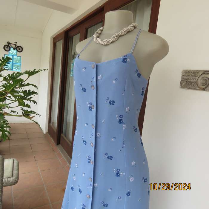 ALBERO TARFE sky blue button down dress with darker blue-white flowers. Size 34. Thin shoulderbands.