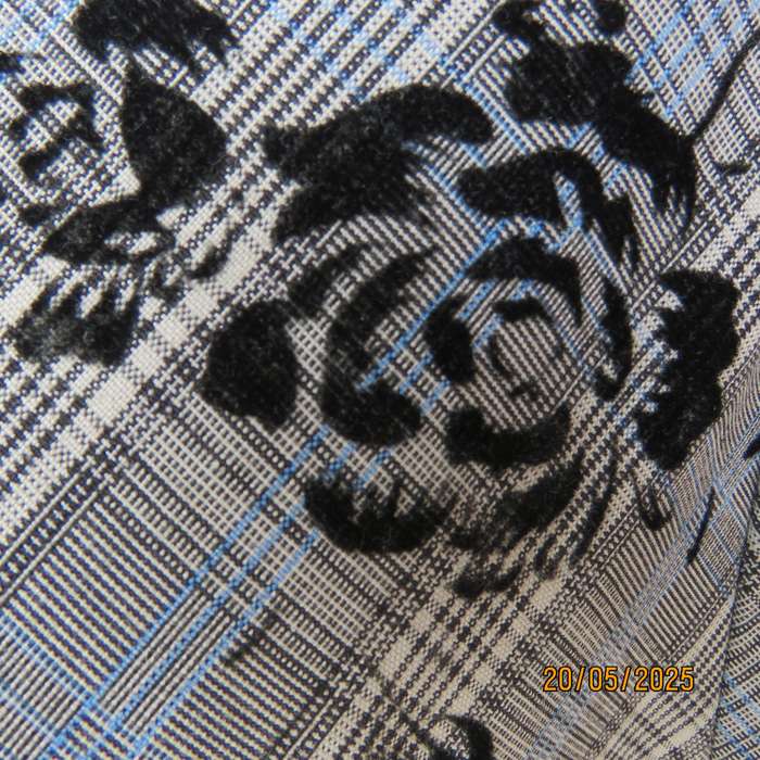 Paneled kick-out skirt in white-grey check-blue accents-black velvet roses. Size 40
