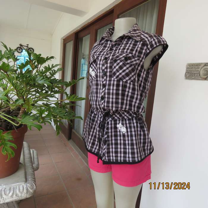 X-MAIL black-white with pink accents check peplum long top in cotton. Button down. Size 34.