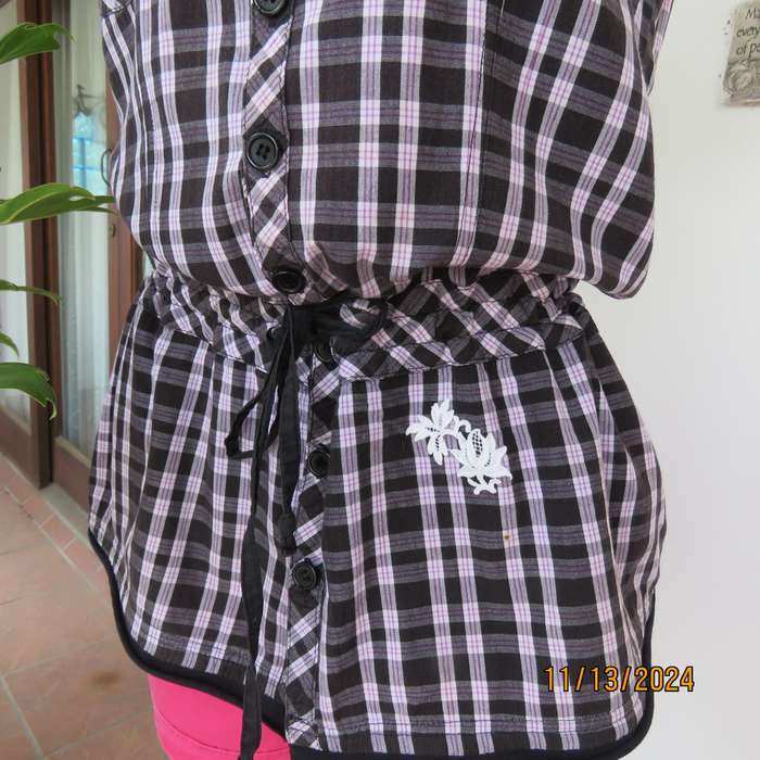 X-MAIL black-white with pink accents check peplum long top in cotton. Button down. Size 34.