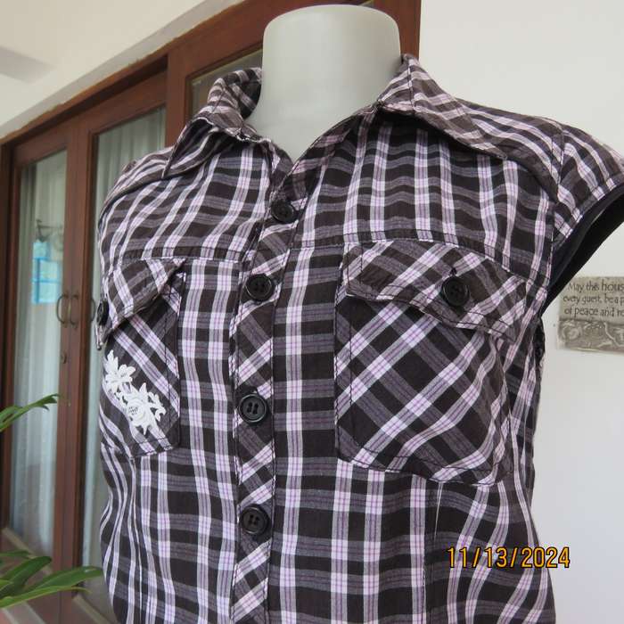 X-MAIL black-white with pink accents check peplum long top in cotton. Button down. Size 34.