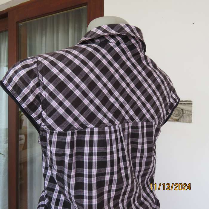 X-MAIL black-white with pink accents check peplum long top in cotton. Button down. Size 34.