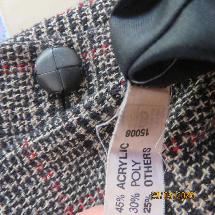 TRUWORTHS tweed checked tailored fully lined size 34 jacket. Collarless.
