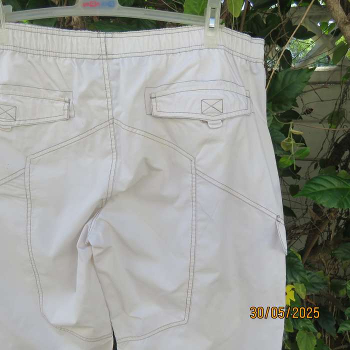 HEMISPHERE Sport white cropped pants in polyester size Large. 6 pockets.