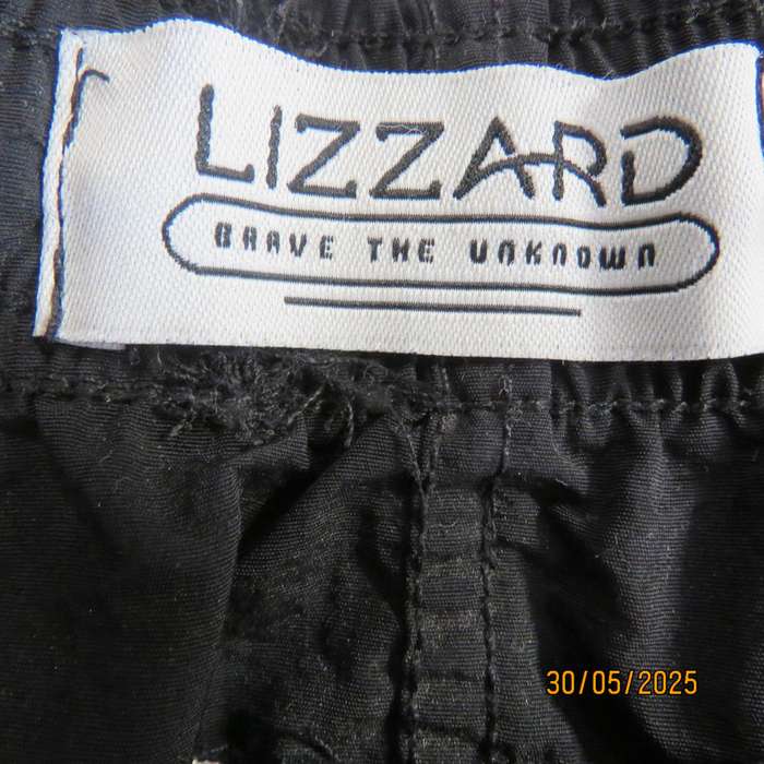 LIZZARD black creased nylon boardshorts size 2XL. Side pockets. Drawstring waist.