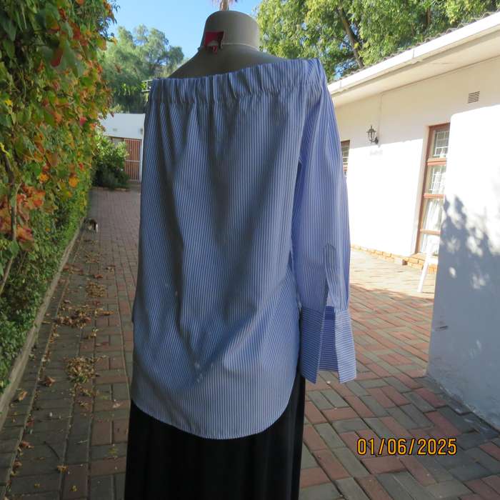 Off the shoulder white-blue vertical striped slip over size 38 top in polyester by FIX