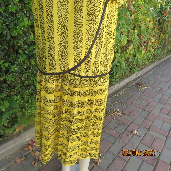 CHARLOTTE vintage size 38 honey yellow dress with black stripe patterns. 2 pieces.