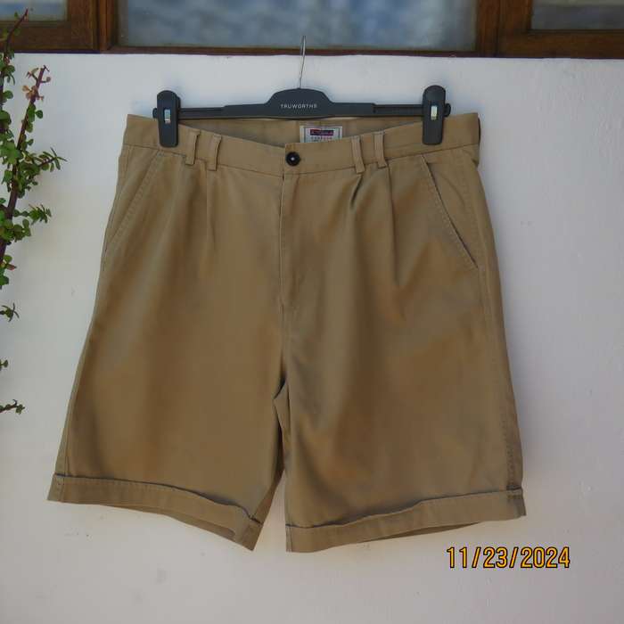 STONE HARBOUR  men's dark khaki chino shorts size 34.Two side pockets.One at back.100%.cotton.As new