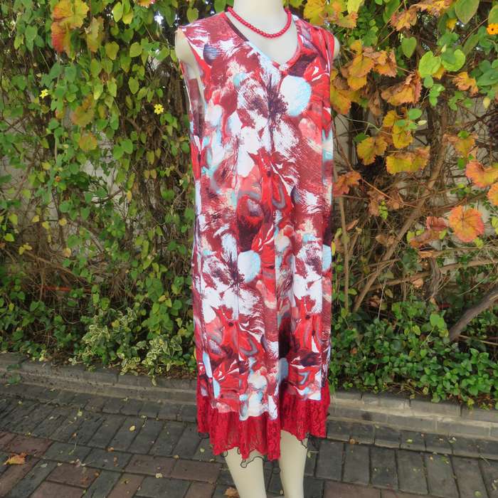 THALI sleeveless loose red-white floral dress -blue accents. Size 42. Lace frilled hem.