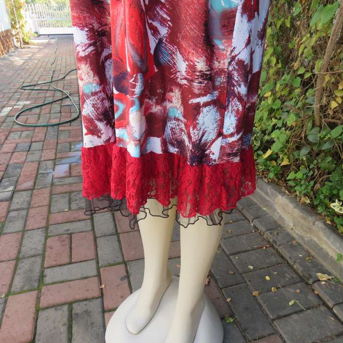 THALI sleeveless loose red-white floral dress -blue accents. Size 42. Lace frilled hem.