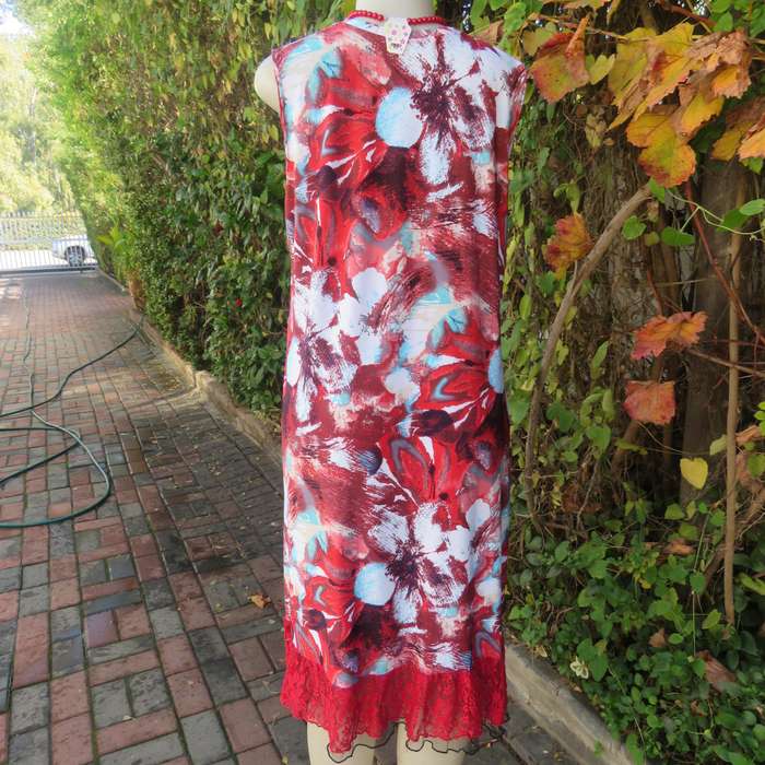THALI sleeveless loose red-white floral dress -blue accents. Size 42. Lace frilled hem.