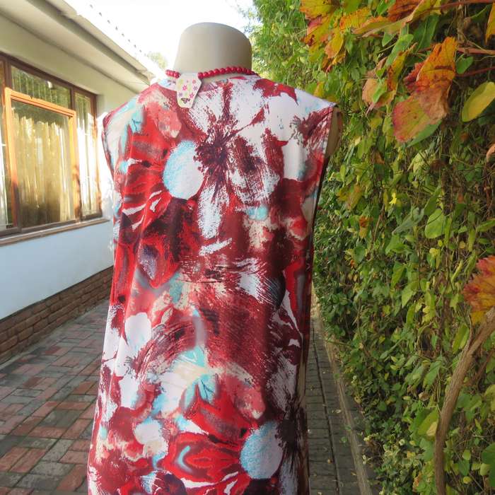 THALI sleeveless loose red-white floral dress -blue accents. Size 42. Lace frilled hem.