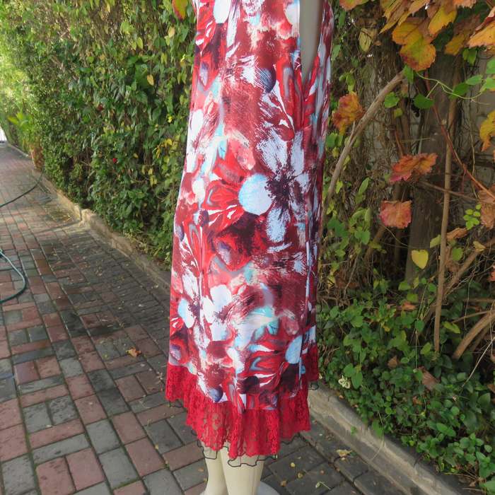 THALI sleeveless loose red-white floral dress -blue accents. Size 42. Lace frilled hem.