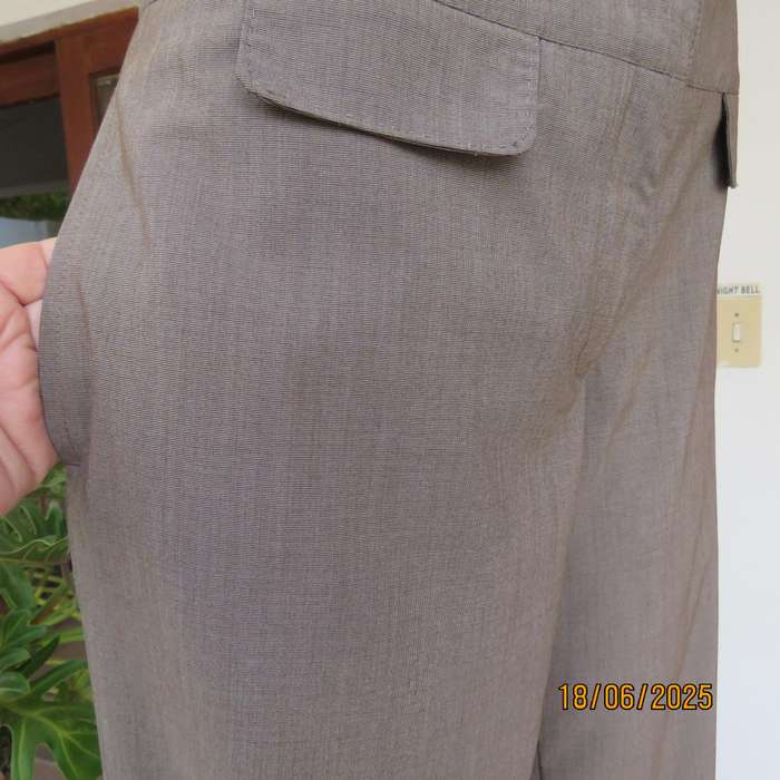 MILADYS smart brown-beige mottled size 38 pants in poly-rayon stretch.
