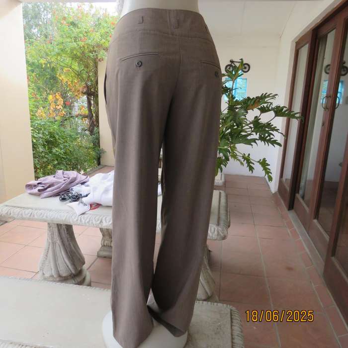 MILADYS smart brown-beige mottled size 38 pants in poly-rayon stretch.