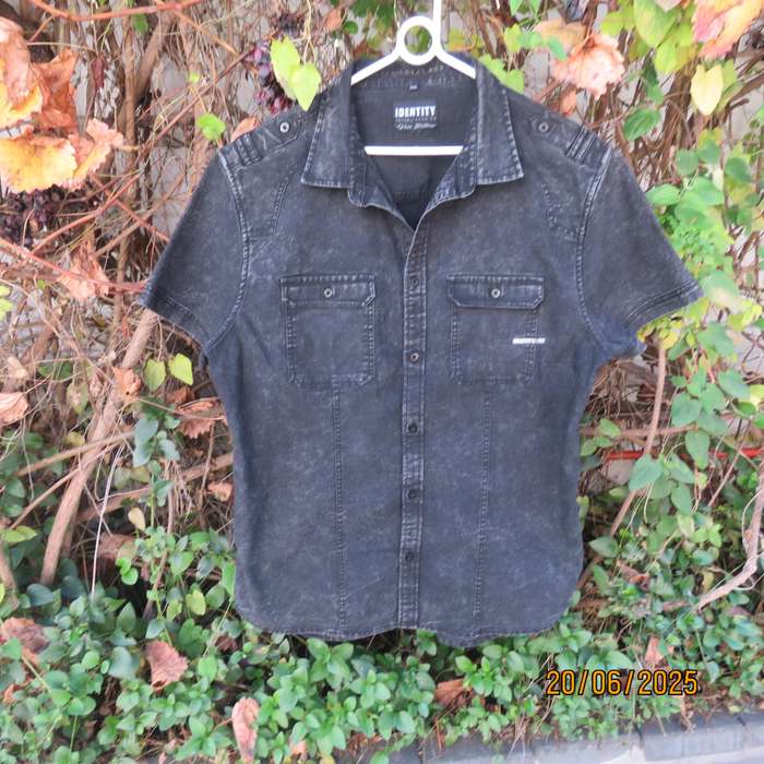 IDENTITY Urban Streetwear black washed out Size L short sleeve shirt. As new