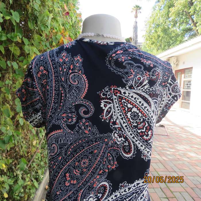 AMARA navy capped sleeve top with crimson-white baroque print. V zip up front. Size 36