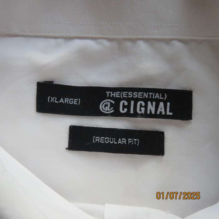 CIGNAL handsome white long sleeve regular fit men's shirt. Size XL.