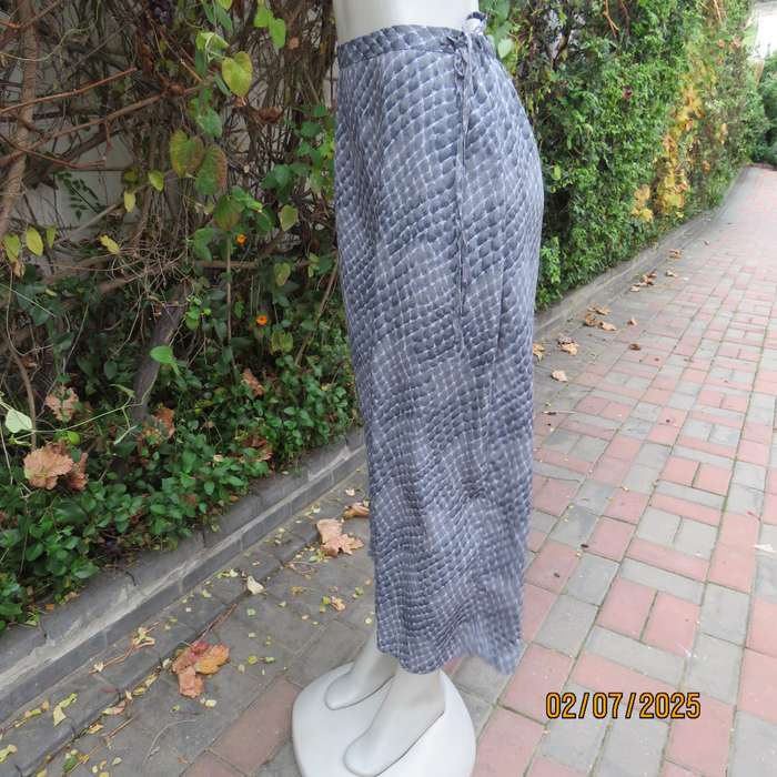 XTREME diamond print rayon-polyester long skirt in greys and pale blue. Size 36-38