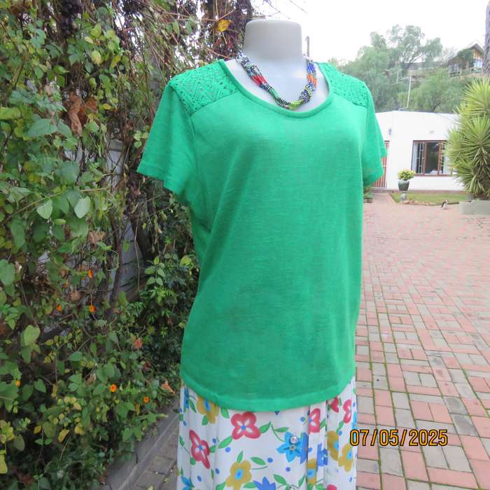 Green capped sleeve textured stretch polyester top