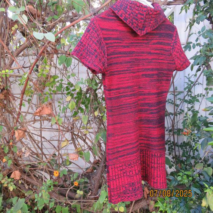 DE ROTCHILD Venice based brand long red-navy mottled acrylic knit top for 8-10 year old.