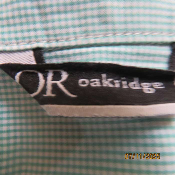 Pure cotton white-green tiny check pattern men's shirt size Medium. One pocket