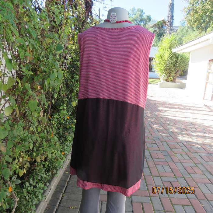 BOZZ long summer slip over sleeveless top in grey-red strip with sheer black overlay. Size 46