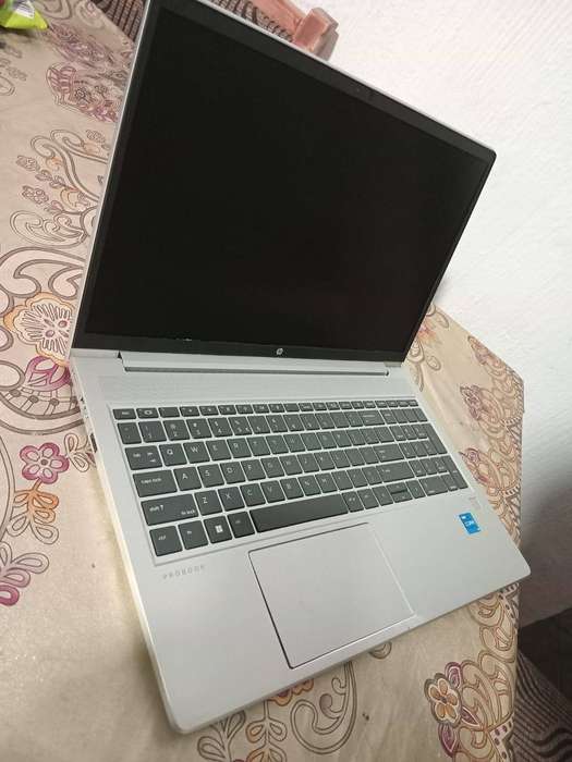 Hp 15 i5 13th gen 256ssd 8gb ram