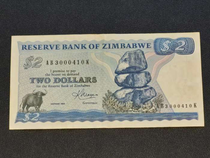 Zimbabwe 2 dollars banknote