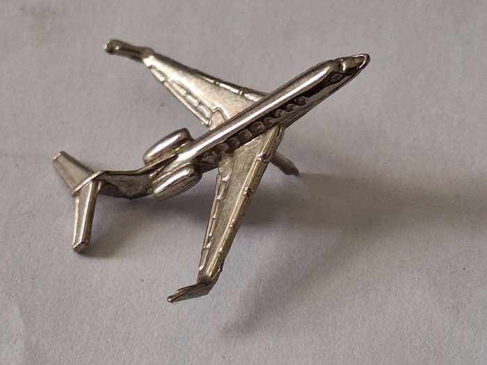 Pilot lapel/tie pin