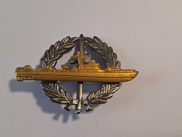 SA Navy strike craft bi metal badge