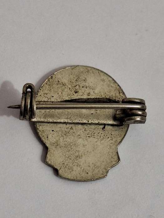 Vintage pringbok road safety lapel pin