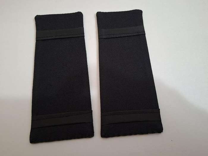 2 x Prisons epaulettes