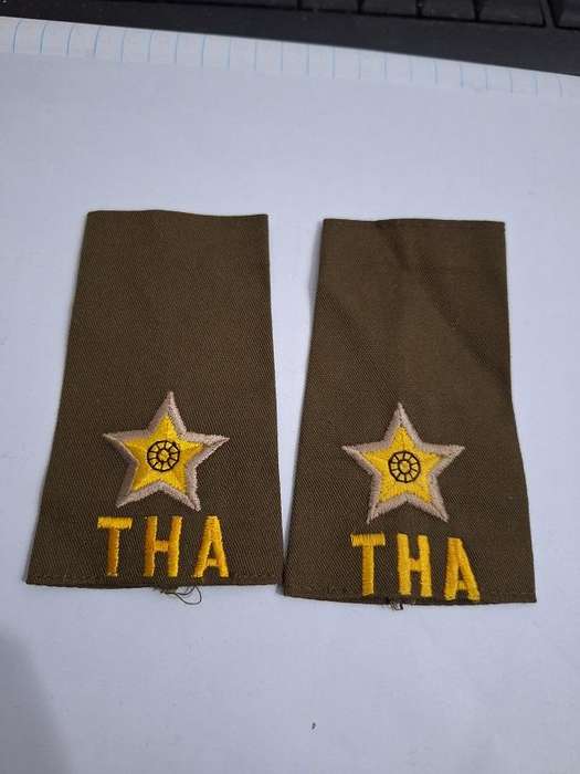 SADF second lieutenant slip on epaulettes