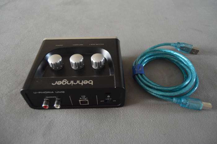 Behringer U-Phoria UM2 USB Audio Interface (Pre-Owned)