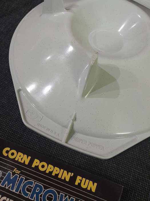 Vintage microwave popcorn maker popper