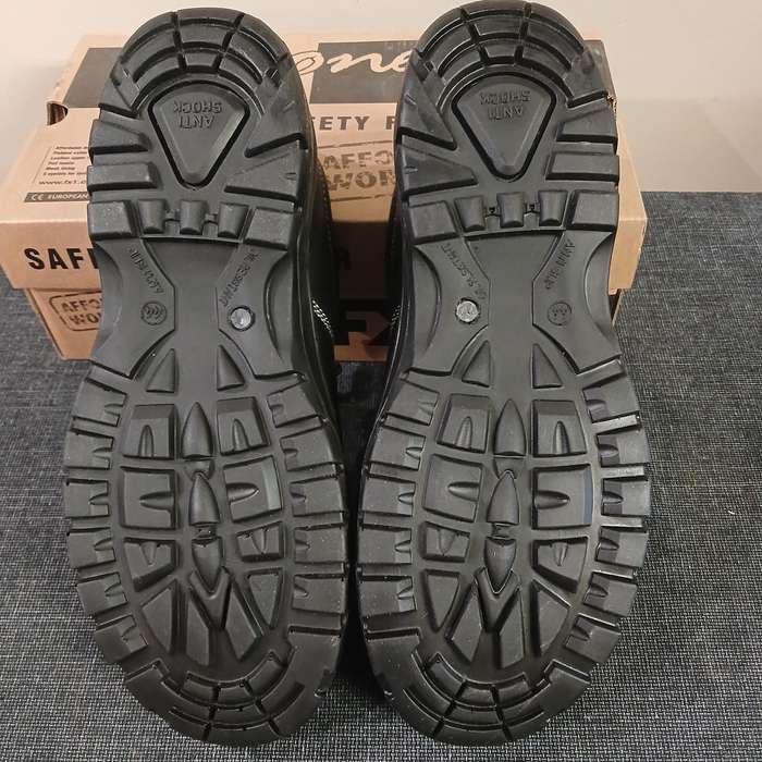 Rebel FX One Safety Shoe - Size 9