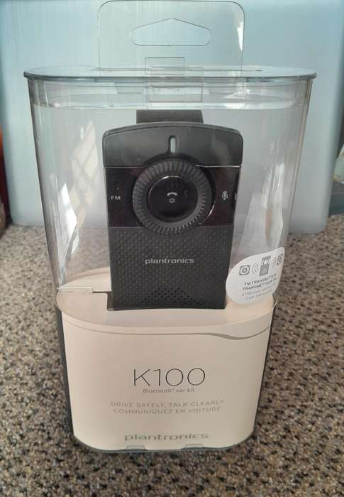 Plantronics K100 Bluetooth Car Kit Speakerphone Superb Call Quality and Visor Clip