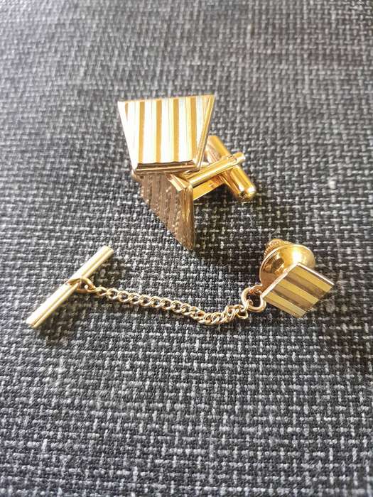 Vintage Gold cuff links and tie pin set