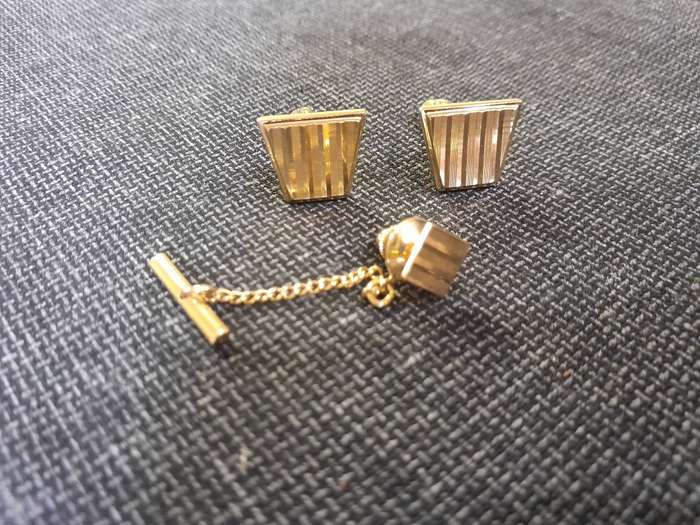 Vintage Gold cuff links and tie pin set