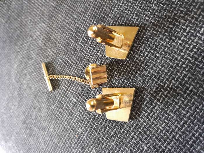 Vintage Gold cuff links and tie pin set