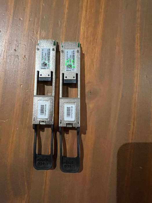 Cisco CVR-QSFP-SFP10G : converts a QSFP port to a SFP+ port (10G)