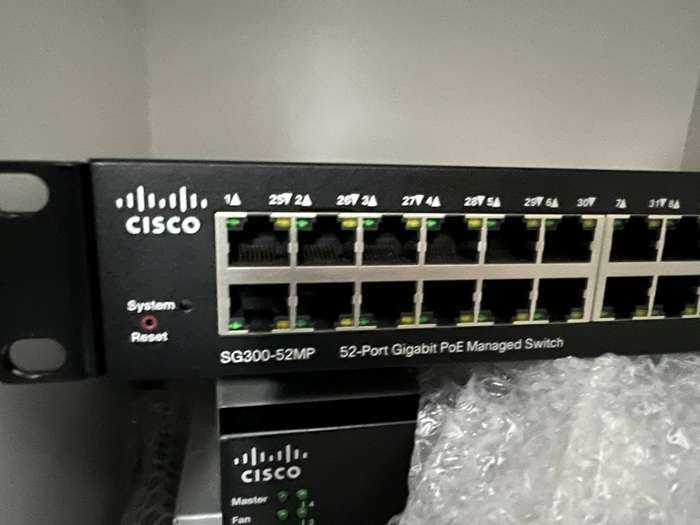 Cisco SG300-52MP Gigabit POE Switch