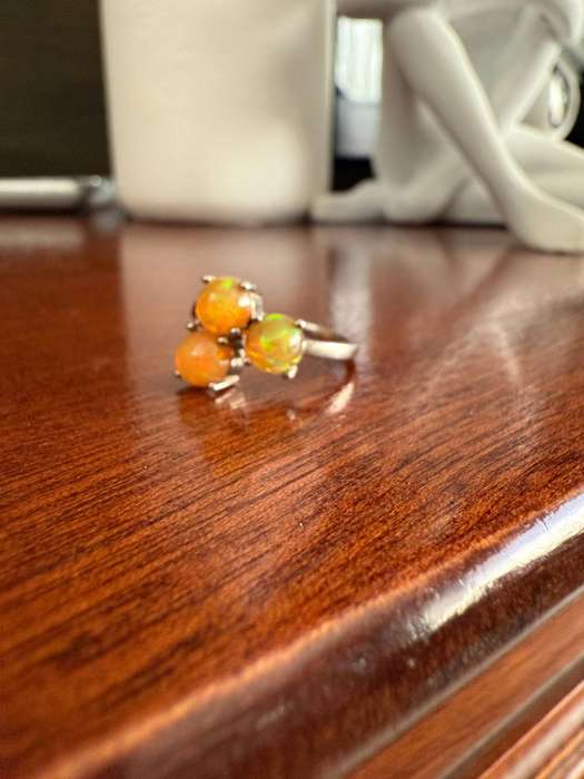 Sterling silver 1.7ct Ethiopian rainbow opal ring