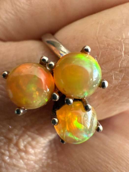 Sterling silver 1.7ct Ethiopian rainbow opal ring