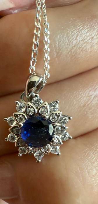 Sterling silver Flower blue pendant on chain