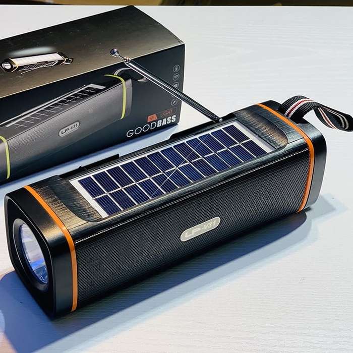 Bluetooth wireless speaker with good bass and torch