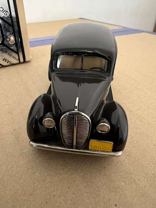Durham Classics - 1939 Ford Panel Delivery Van `Canadian Auto Museum` (DC-3A)