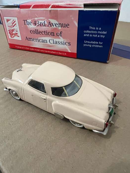 Milestone Miniatures - 1951 Studebaker Commander De Lux Panorama (Cream)